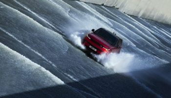 , Le Range Rover Sport Arrive Avec Un Design Saisissant