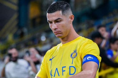 , Ca se propage sur internet  : Al-Nassr : coups de coude, geste menaant envers l’arbitre… Ronaldo craque face Al-Hilal – Football